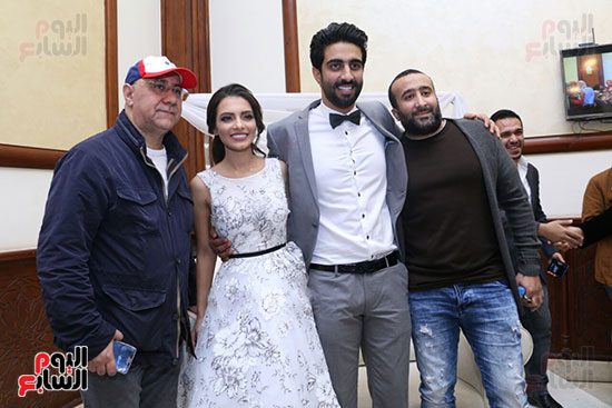 محمد شاهين و العروسين