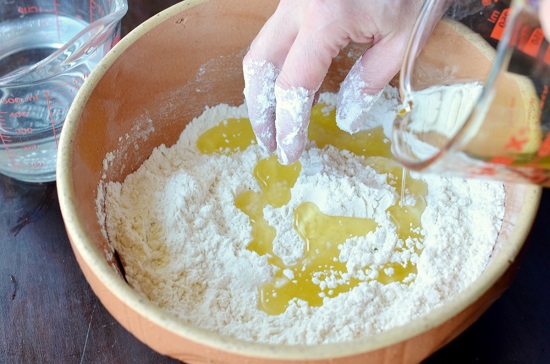 طريقة عمل خبز التورتيلا (2)