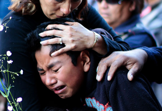 بكاء وعويل فى قداس كبير على ضحايا انفجار سوق الألعاب النارية بالمكسيك