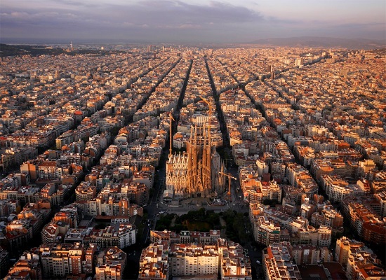 مدينة برشلونة الإسبانية مدينة برشلونة الإسبانية
