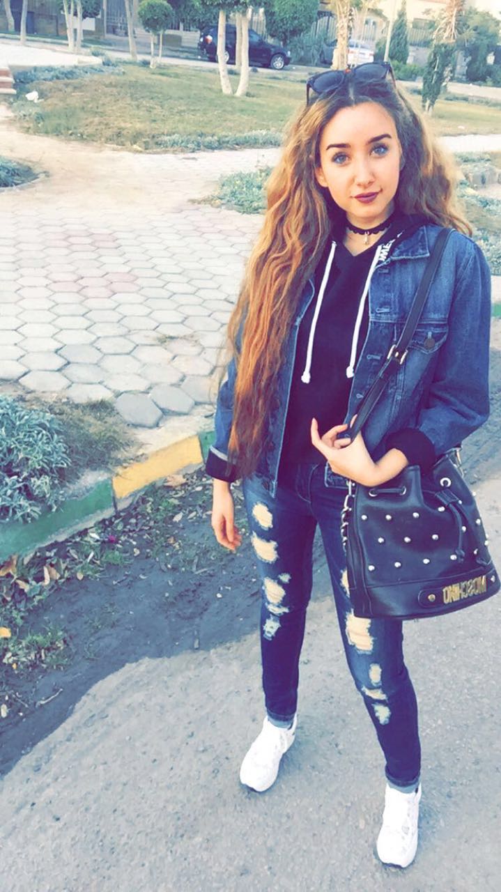 هنا الزاهد هنا الزاهد