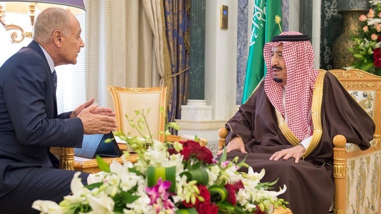 أحمد أبو الغيط خلال لقاءه العاهل السعودى أحمد أبو الغيط خلال لقاءه العاهل السعودى