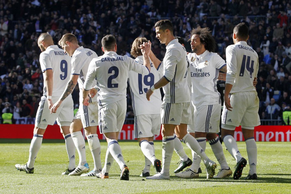 ريال مدريد خلال مباراة غرناطة ريال مدريد خلال مباراة غرناطة