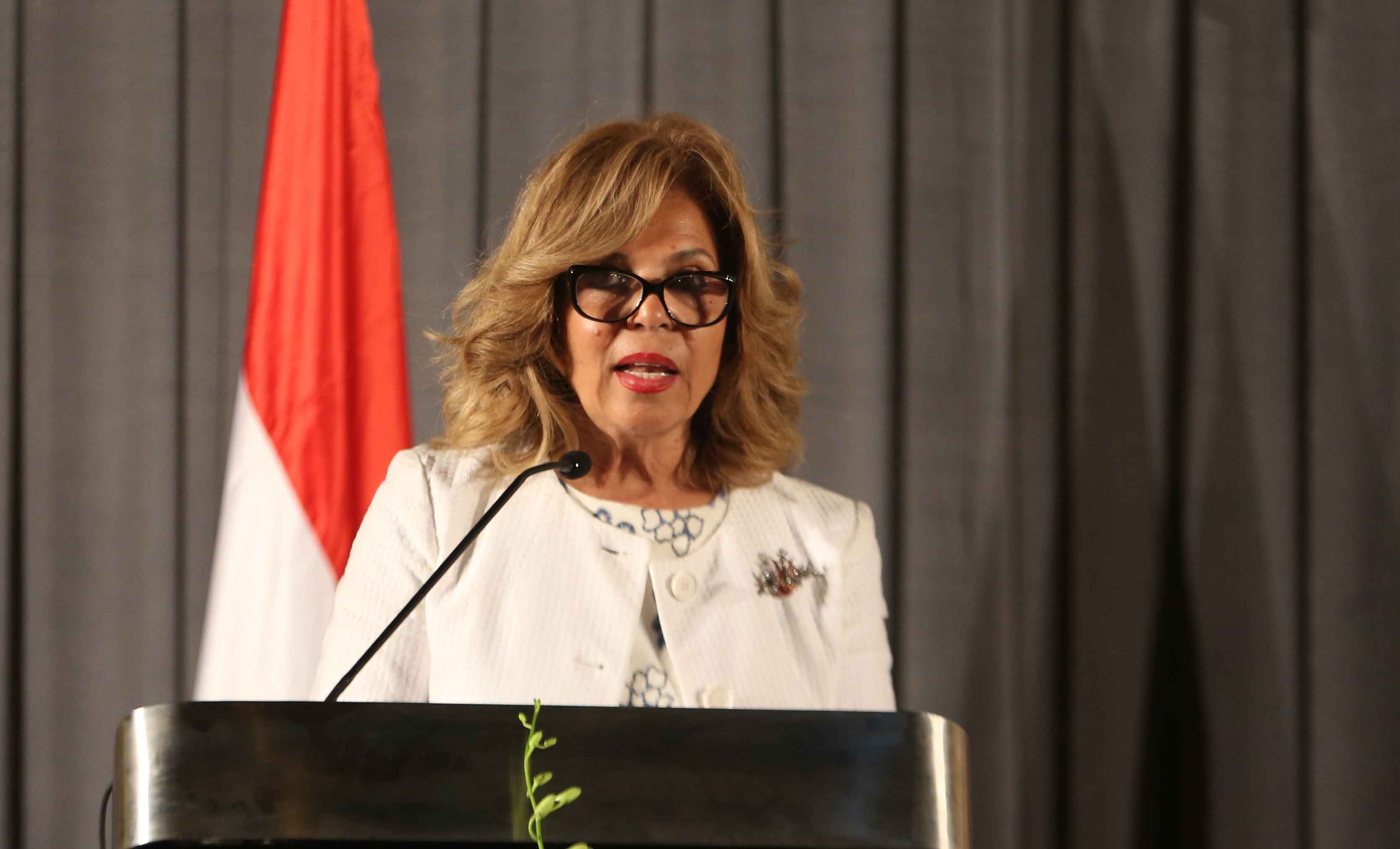 مشيرة خطاب مشيرة خطاب
