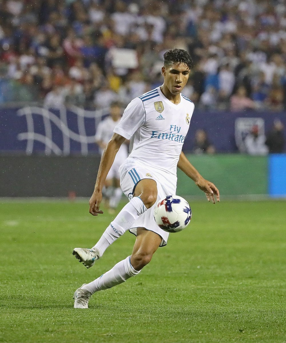 اشرف حكيمى لاعب ريال مدريد اشرف حكيمى لاعب ريال مدريد