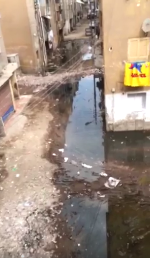 مياه الصرف تجتاح شوارع المنطقة