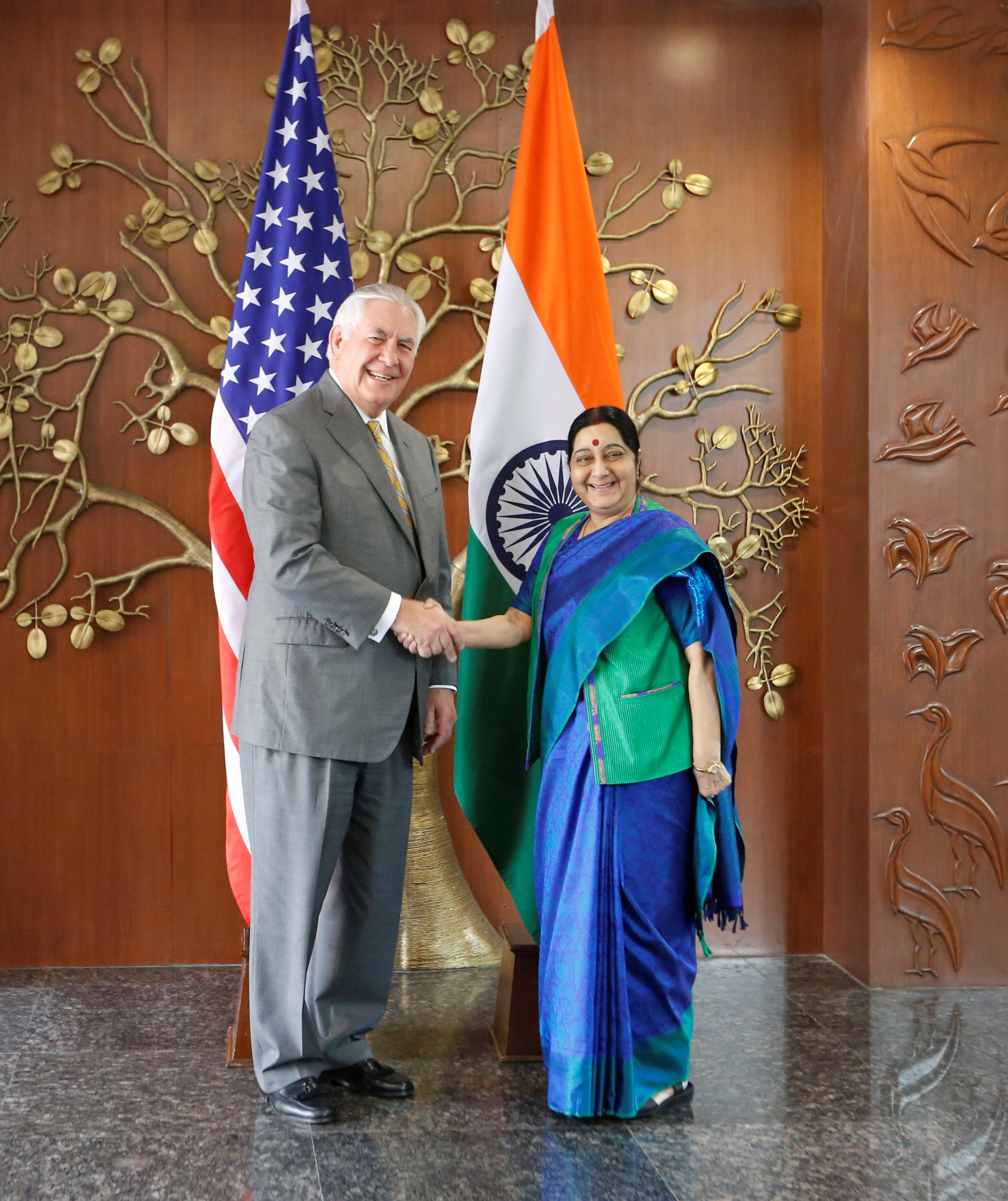 استقبال سوشما سواراج وزيرة خارجية الهند لنظيرها الأمريكى