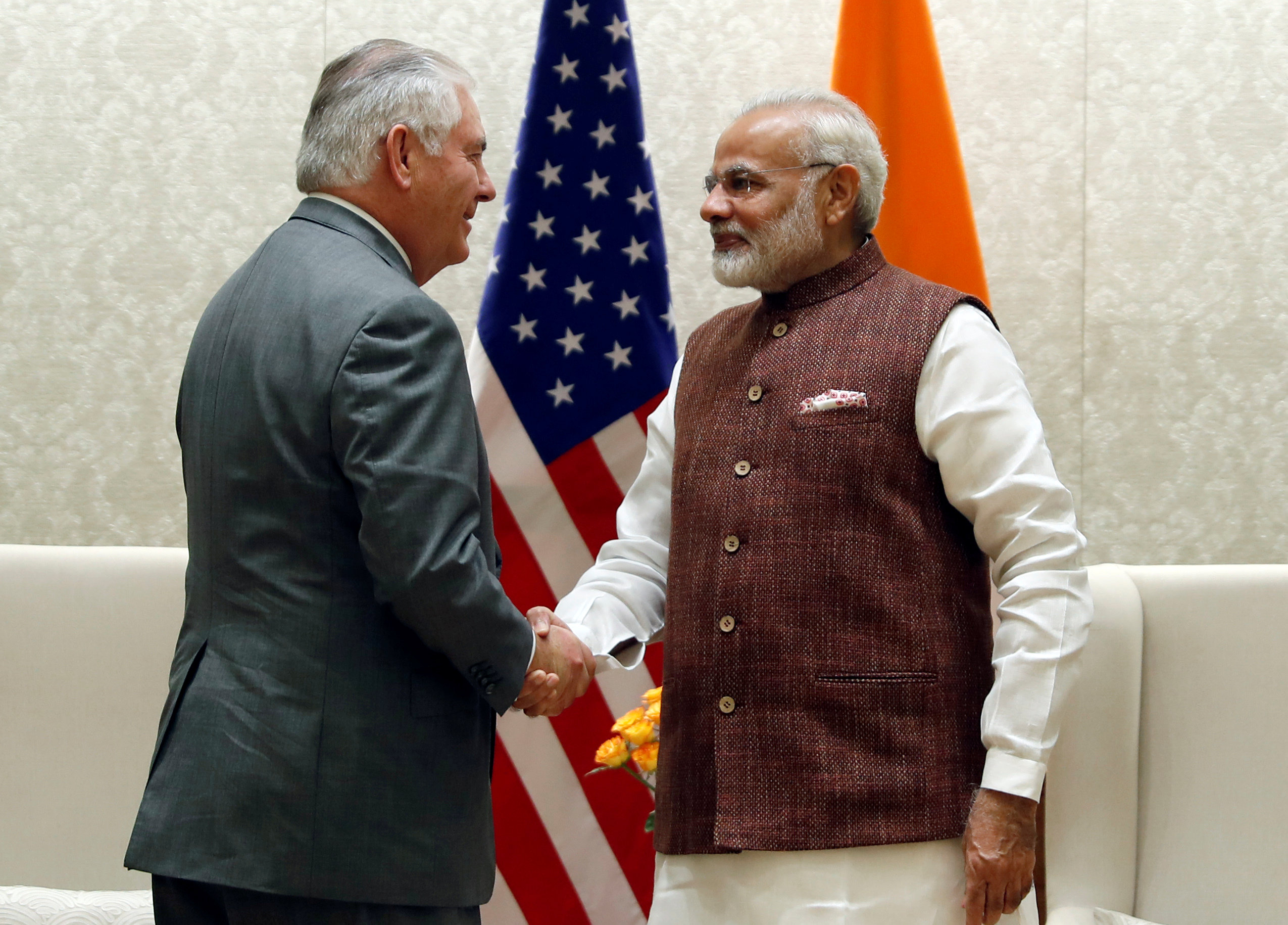 2017-10-25T115714Z_999405463_RC14F59A2670_RTRMADP_3_TILLERSON-ASIA-INDIA