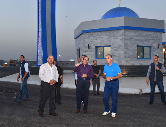 السيسى يتفقد عدد من المشروعات (2)