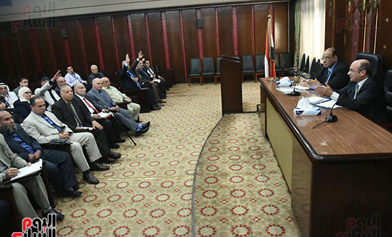 المستشار عمر مروان وزير شئون مجلس النواب يلتقى عدد من ممثلى الجمعيات الأهلية والاتحاد العام للجمعيات الأهلية  (2)