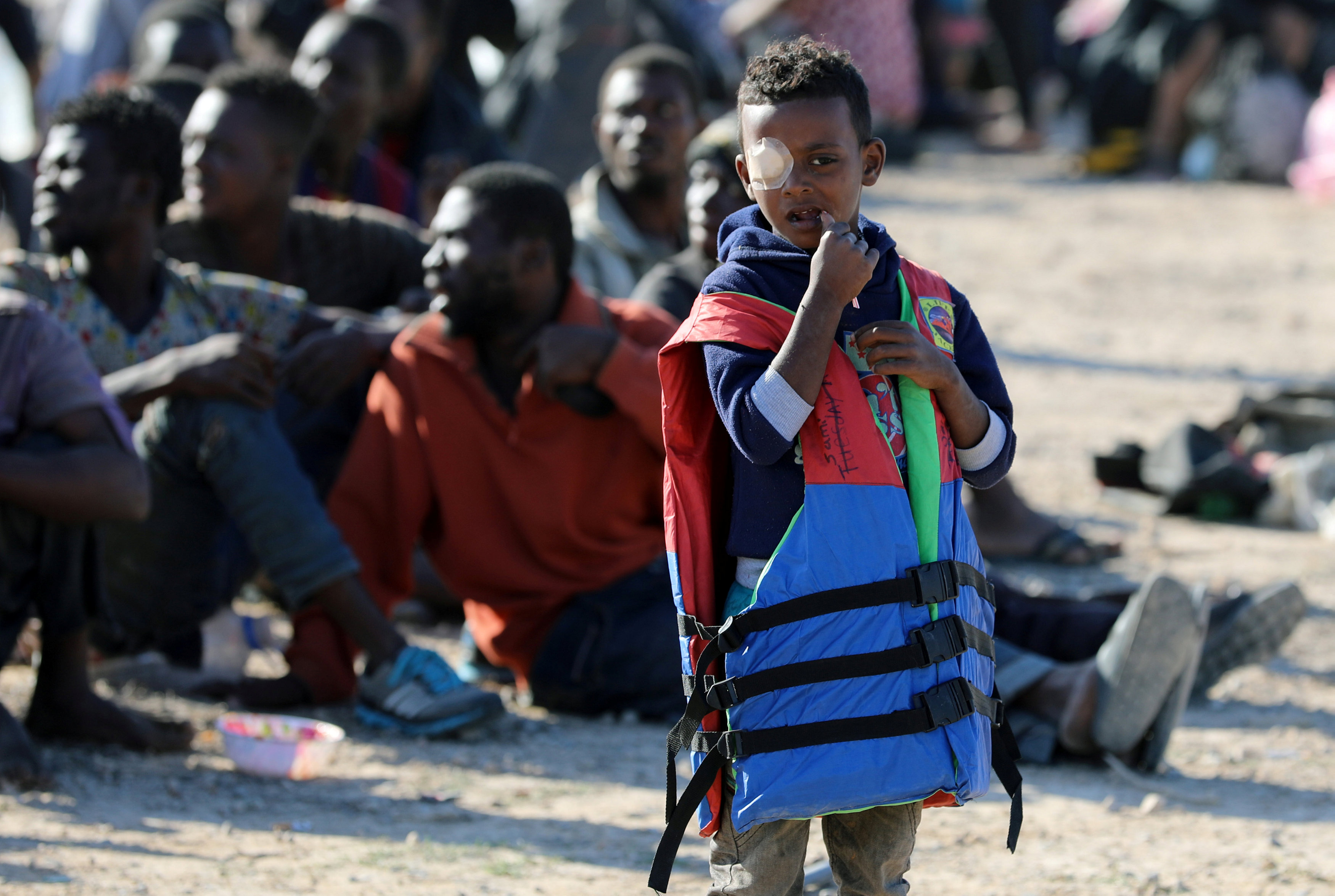 طفل ضمن المهاجرين غير الشرعيين عبر ليبيا