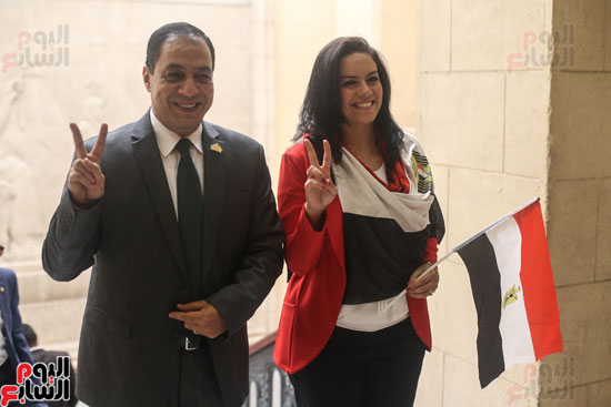 علم مصر يرفرف فى البرلمان (5)