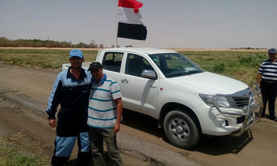 عمال مكافحة الجراد عمال مكافحة الجراد