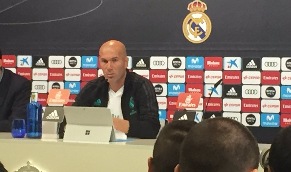 زيدان في المؤتمر الصحفي لمباراة ريال مدريد واتلتيكو زيدان في المؤتمر الصحفي لمباراة ريال مدريد واتلتيكو