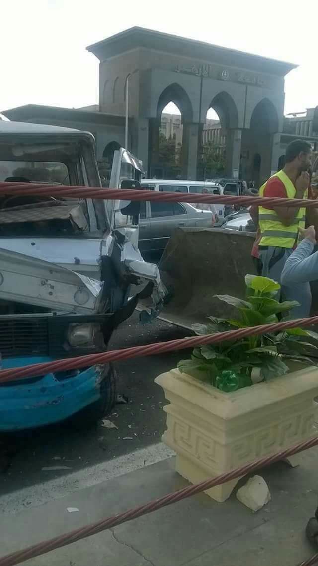 حادث أمام بوابة جامعة الأزهر