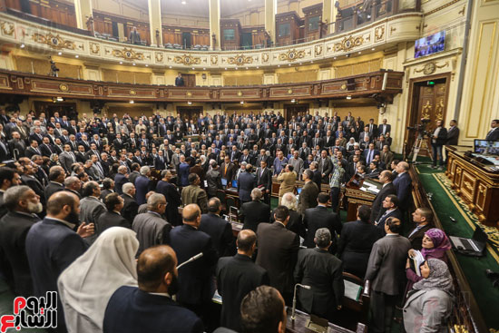 صور لقطات تبين مدى حزن النواب بعد الحادث الإرهابى بمسجد الروضة (16)