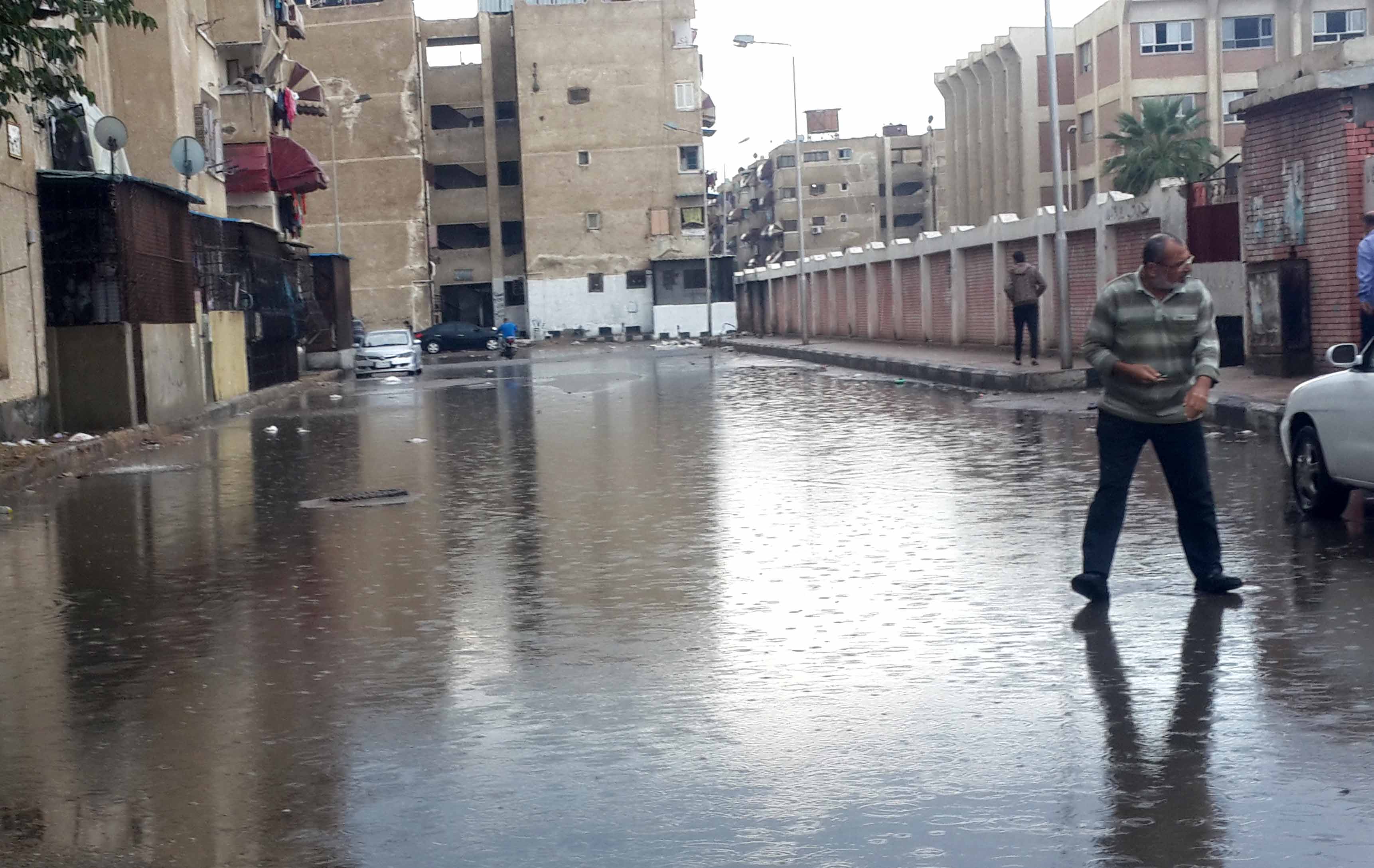 محافظ بورسعيد يتابع رفع مياه الامطار (5)