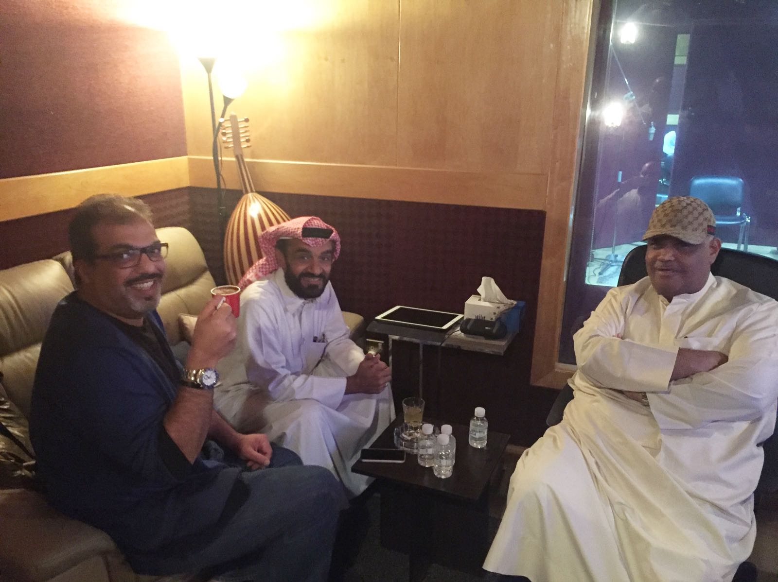 نبيل شعيل والملحن مشعل العروج في الاستديو نبيل شعيل والملحن مشعل العروج في الاستديو