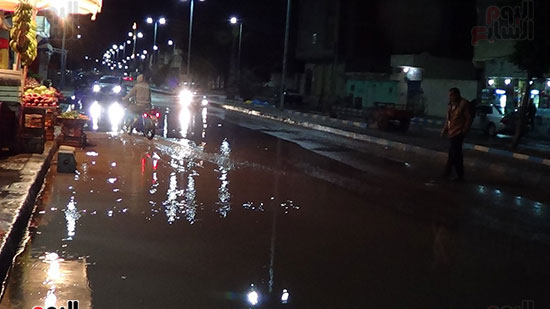  آثار سقوط الأمطار بشوارع مرسى مطروح