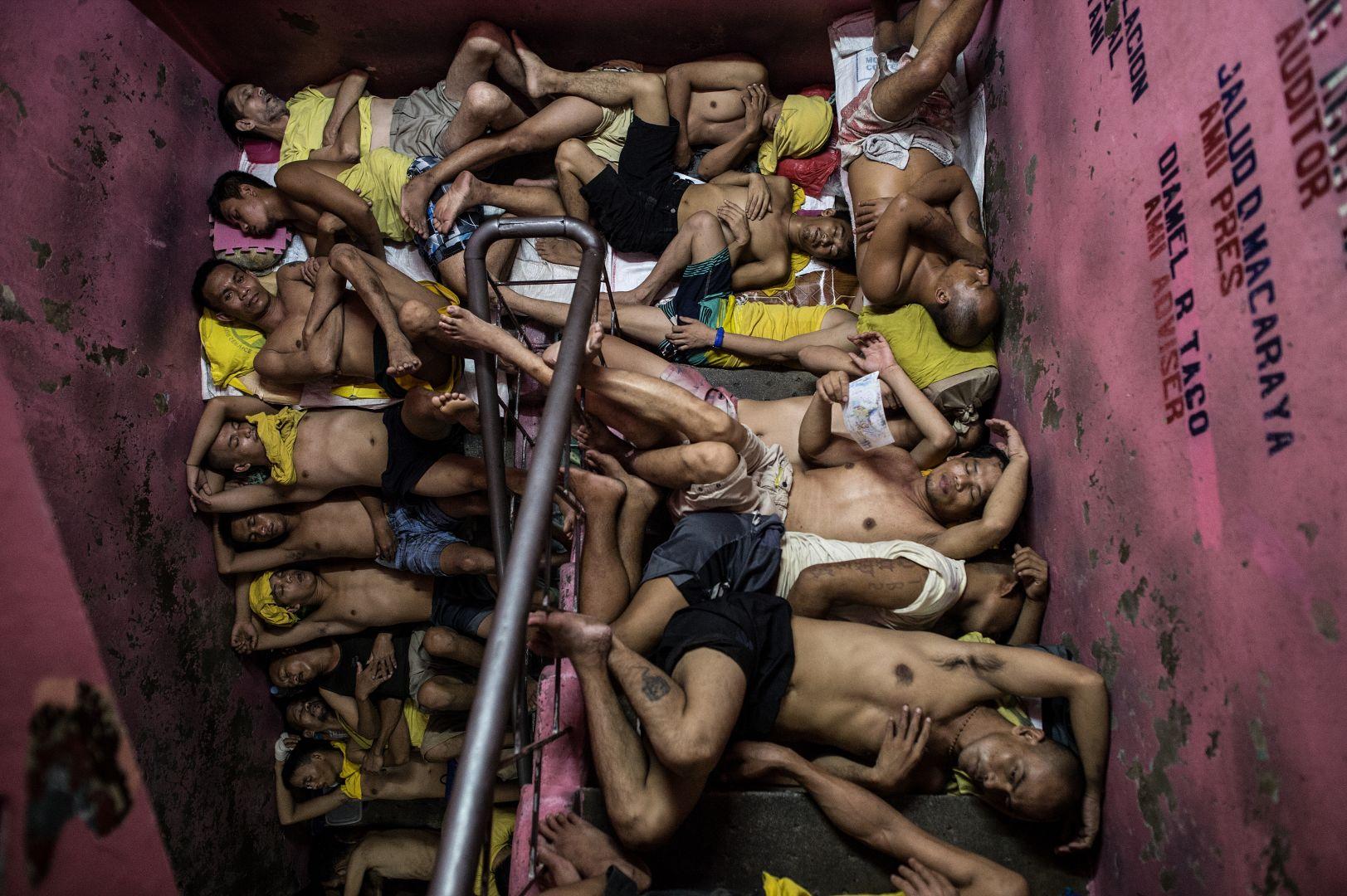 الجائزة الثالثة- سجن يضم عدد كبير من المعتقلين فى الفلبين