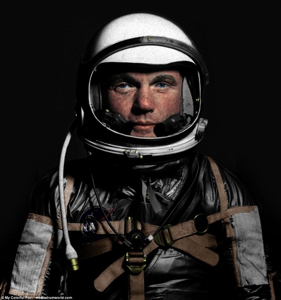 رائد الفضاء جون جلين  عام 1962 خلال مشروع الزئبق