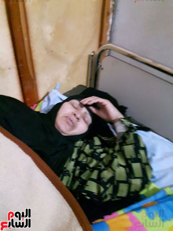 بالصور.. إضراب أسرة عن الطعام بالمنوفية للمطالبة بتنفيذ قرار إزالة 34401-الام-المضربة-عن-الطعام-وحالة-من-الاعياء