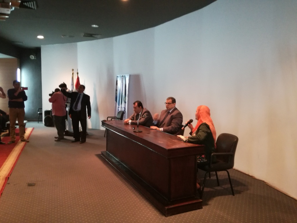 5- وزير القوي العاملة يطالب الشباب بالاستفادة من المشروعات الصغيرة والمتوسطة