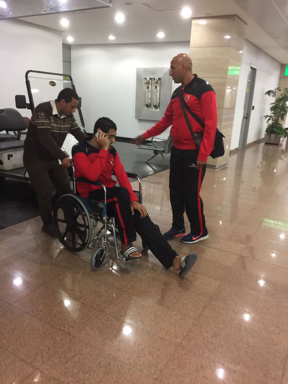 منعم على الكرسى المتحرك منعم على الكرسى المتحرك