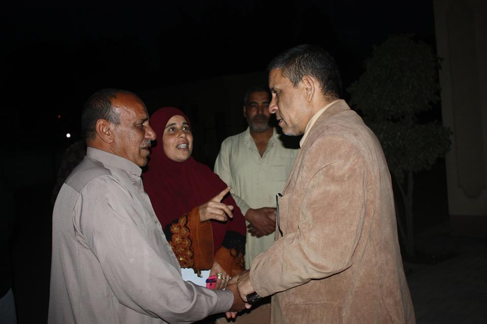 مدير إدارة دسوق يطمأن على سلامة الطفلة مدير إدارة دسوق يطمأن على سلامة الطفلة