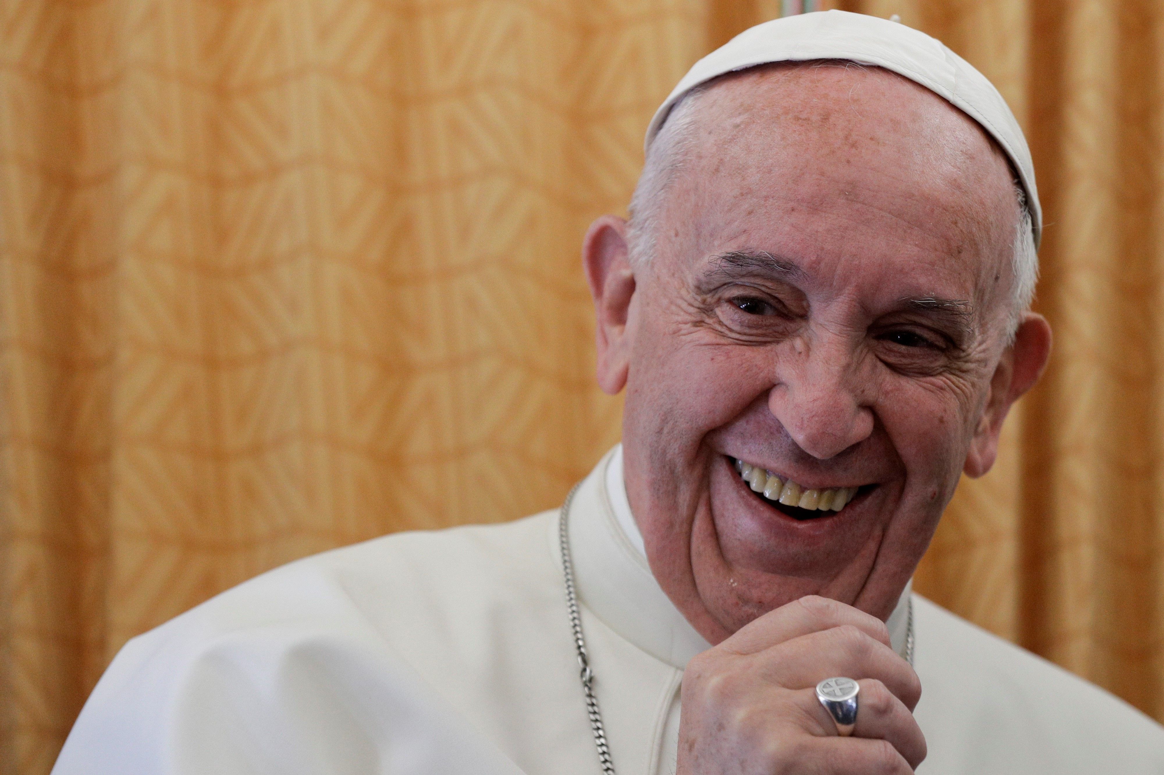 ابتسامة البابا بعد زيارته لمصر