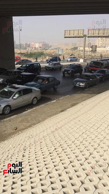 تباطؤ-حركة-السيارات-بالطريق-المتجه-من-طريق-القطامية-حتى-العين-السخنة تباطؤ-حركة-السيارات-بالطريق-المتجه-من-طريق-القطامية-حتى-العين-السخنة