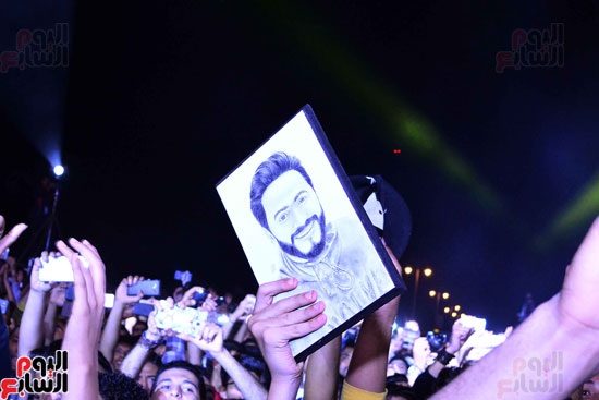 تامر حسنى يفتتح حفل ليالى التليفزيون (11)