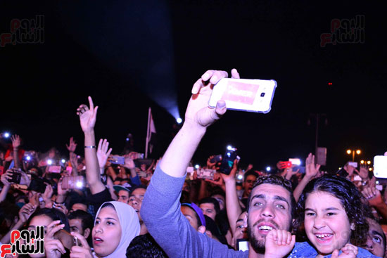 تامر حسنى يفتتح حفل ليالى التليفزيون (12)