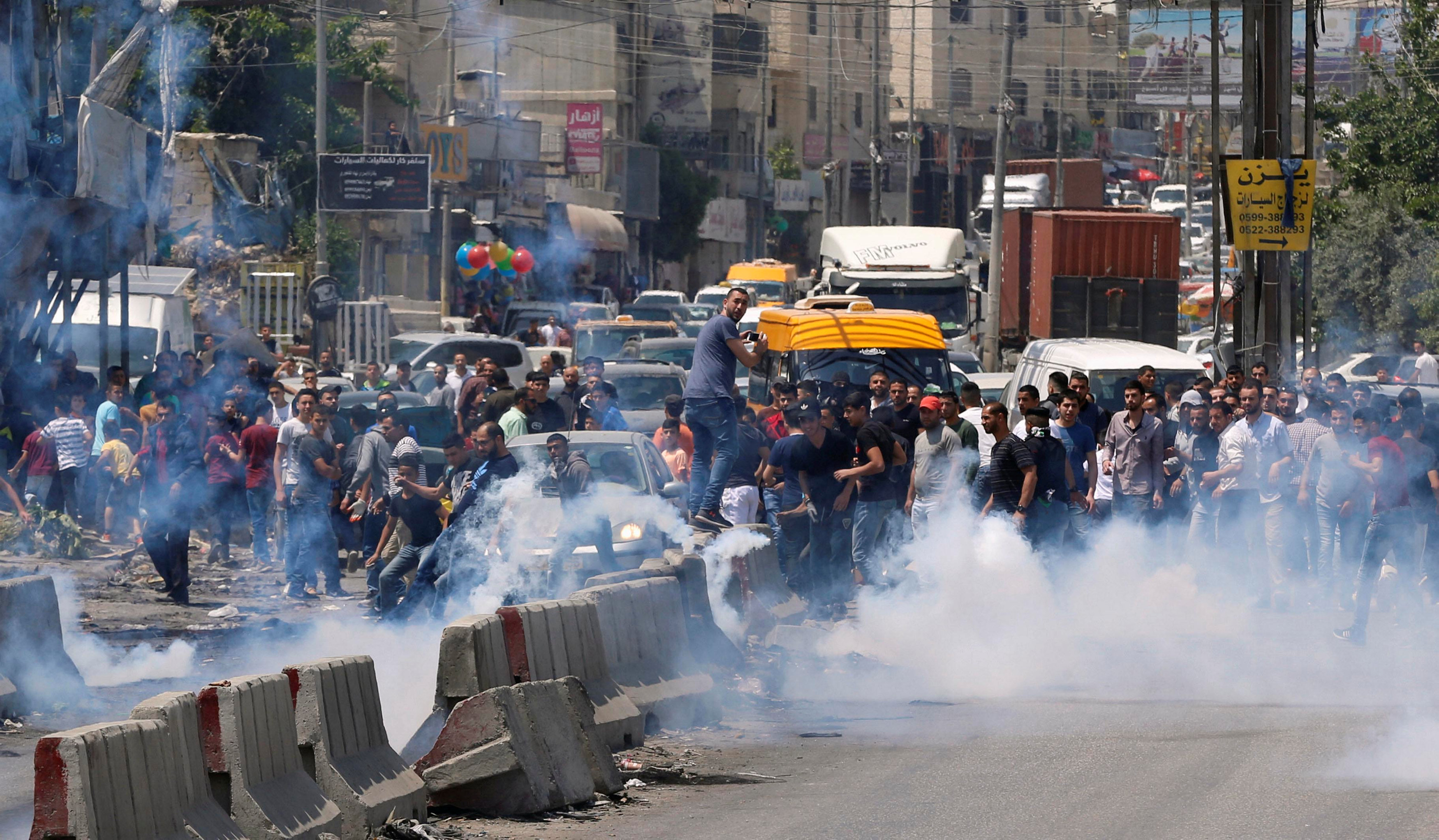 جانب من المواجهات بين الفلسطينيين والشرطة الإسرائيلية