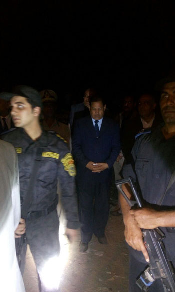 جنازة-عسكرية-لشهيد-الأمن-الوطنى-بمسقط-رأسه-بالغربية-يتقدمها-المحافظ--(3)