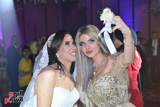 هيثم شاكر يغنى فى حفل زفاف شقيقة محمد زيدان (52)