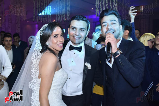 هيثم شاكر يغنى فى حفل زفاف شقيقة محمد زيدان (63)
