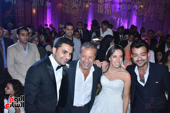 هيثم شاكر يغنى فى حفل زفاف شقيقة محمد زيدان (65)