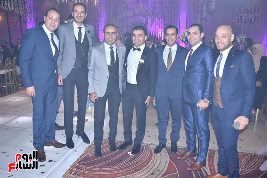 هيثم شاكر يغنى فى حفل زفاف شقيقة محمد زيدان (40)