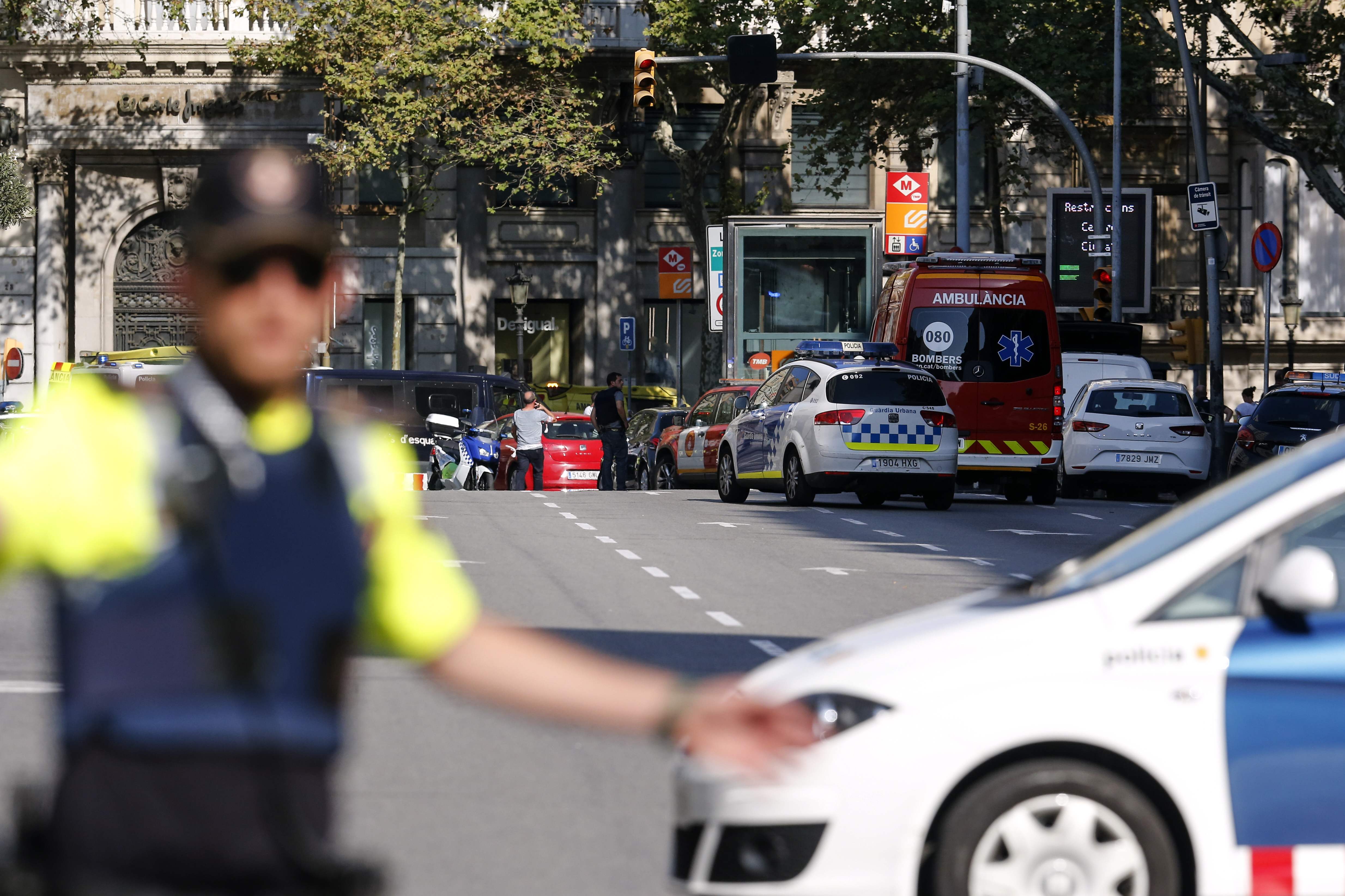الشرطة الإسبانية تنتشر فى برشلونة