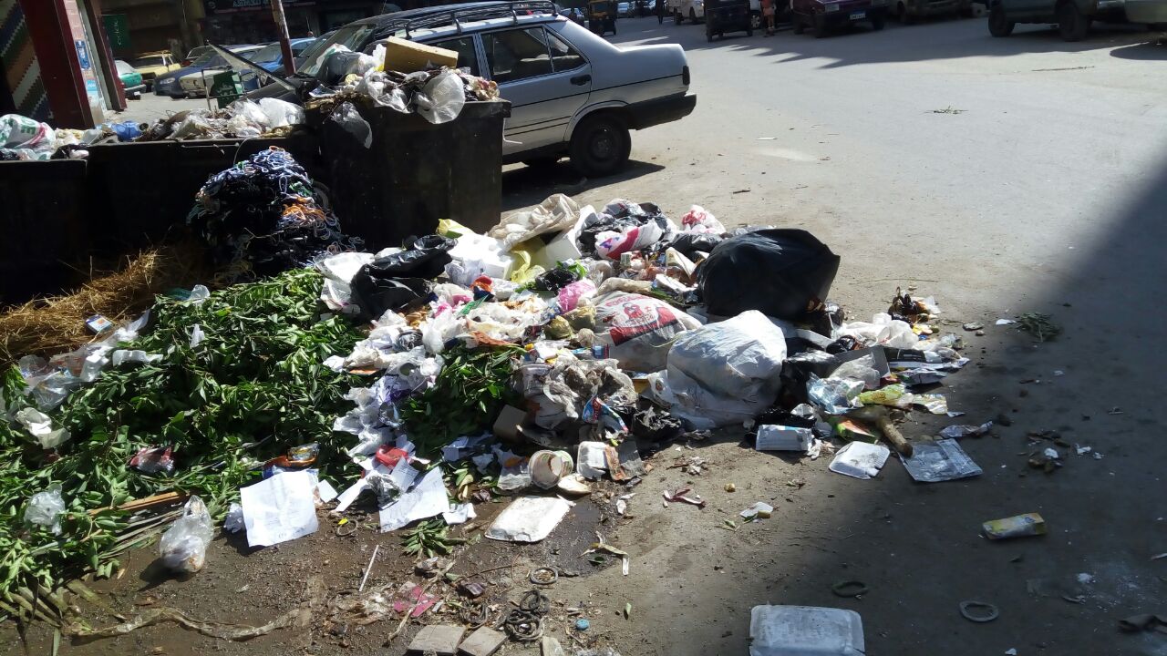 القمامة فى شارع طومانباى