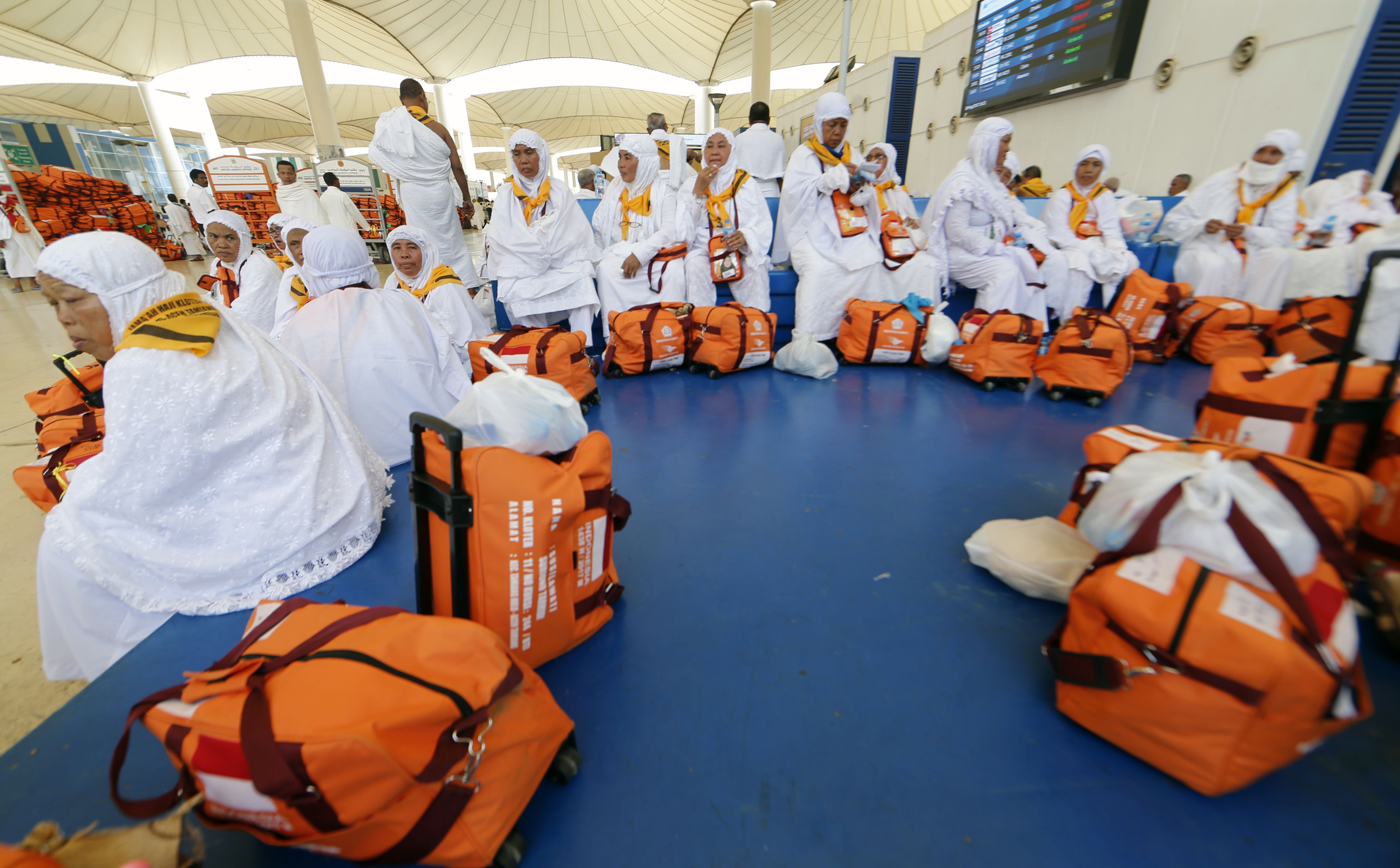 أمتعة الحجاج فى مطار جدة أمتعة الحجاج فى مطار جدة
