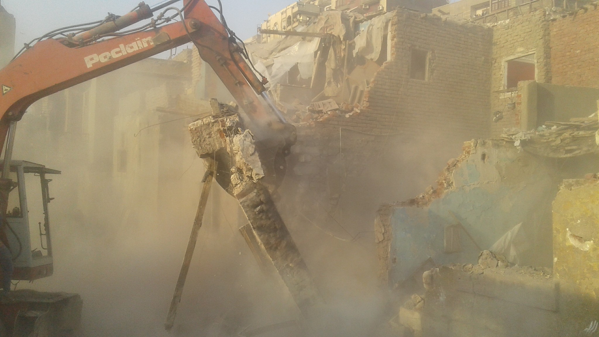 البدء فى هدم عقارات المواردى بالسيدة زينب (4)