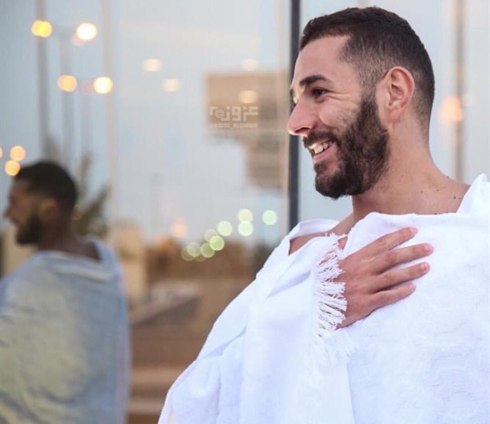 بنزيما يستغل التوقف الدولى لاداء فريضة الحج بنزيما يستغل التوقف الدولى لاداء فريضة الحج