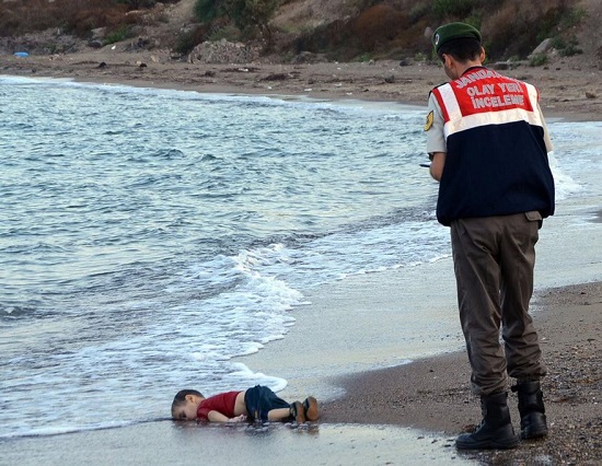 2015 الطفل السورى الذى مات على السواحل التركية