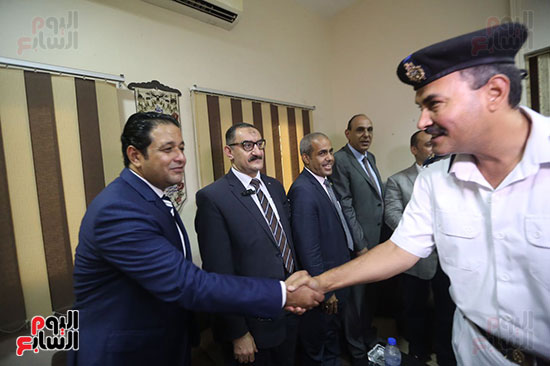 أعضاء البرلمان فى زيارة لقسم شرطة روض الفرج و الشرابية و عين شمس (17)