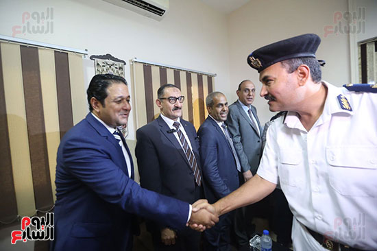 أعضاء البرلمان فى زيارة لقسم شرطة روض الفرج و الشرابية و عين شمس (20)