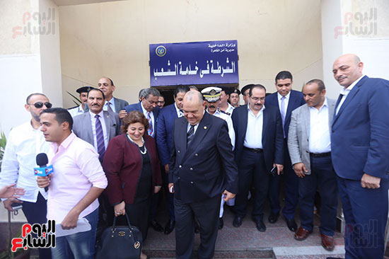 أعضاء البرلمان فى زيارة لقسم شرطة روض الفرج و الشرابية و عين شمس (11)