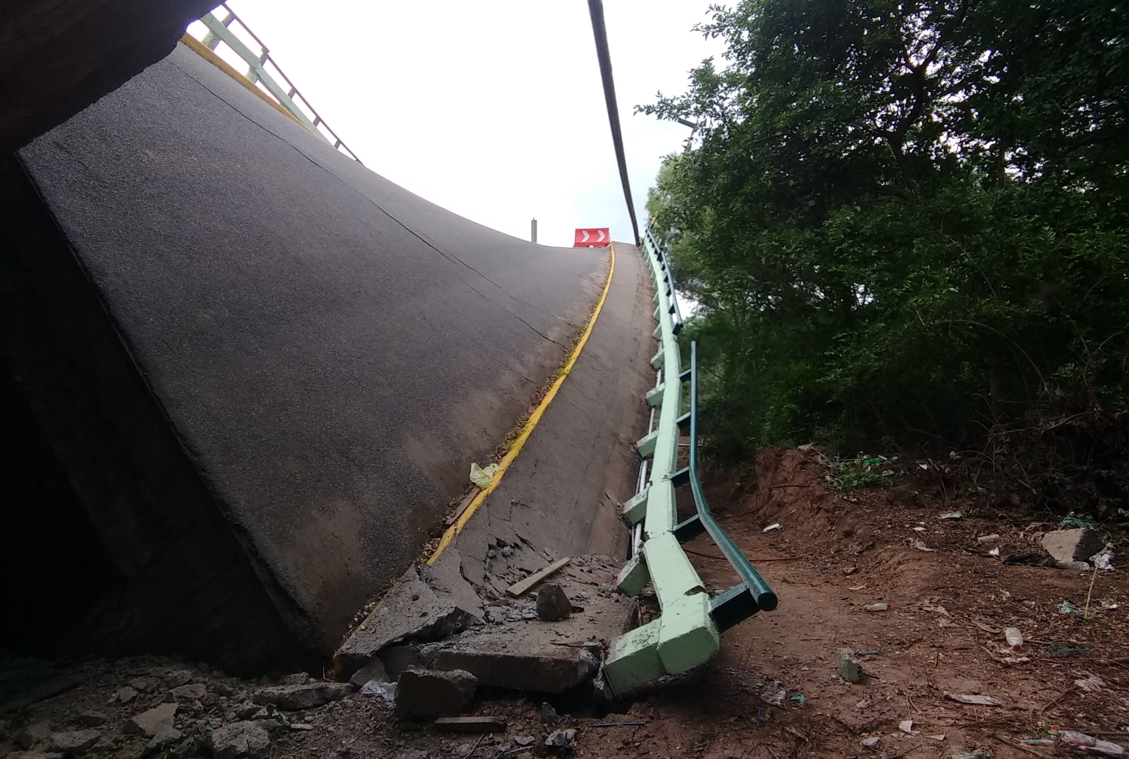 انهيار جسر بعد زلزالان جديدان فى المكسيك
