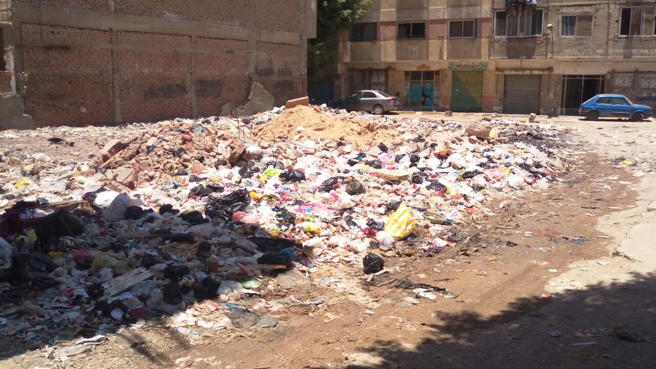 القمامة فى شارع الحاج عبد العظيم